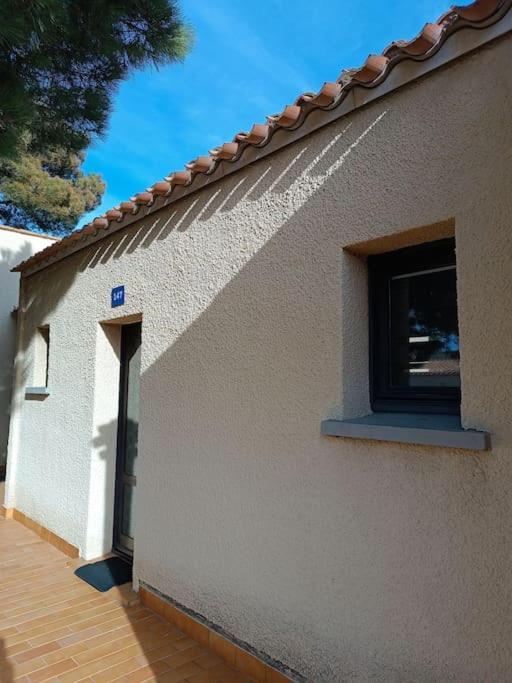 Studio Renove Dans Residence De Vacances Avec Grande Piscine Chauffee, Parking Et Terrasse Agde Exterior foto