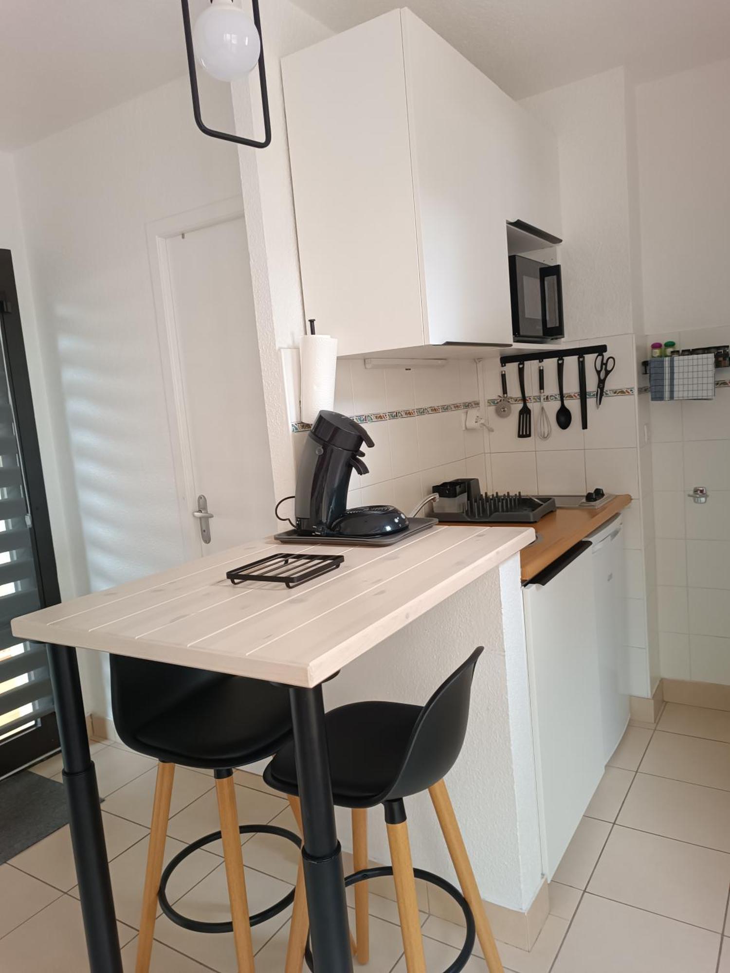 Studio Renove Dans Residence De Vacances Avec Grande Piscine Chauffee, Parking Et Terrasse Agde Exterior foto